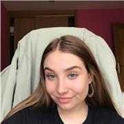 Estudiante con buenas notas en la materia y que le encanta enseñar